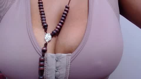 tamaraa_hott online show from April 5, 2026, 3:31 pm