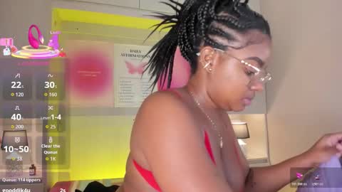 Snapshot of tamarazaki chatting on January 17, 2026, 7:39 pm Tami online show from January 17, 2026, 7:39 pm