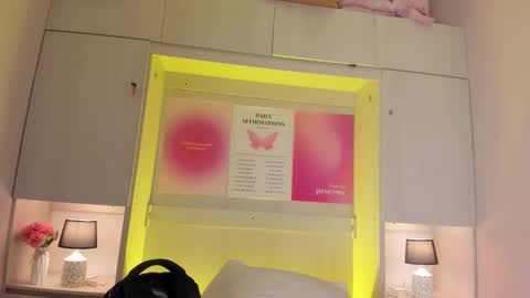 Snapshot of tamarazaki chatting on February 16, 2026, 7:43 pm Tami online show from February 16, 2026, 7:43 pm