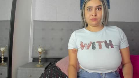 Snapshot of tami_vega chatting on January 6, 2025, 11:51 am Tamy Vega online show from January 6, 2025, 11:51 am