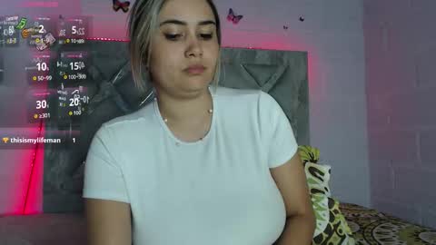 Snapshot of tami_vega chatting on October 21, 2025, 12:11 am Tamy Vega online show from October 21, 2025, 12:11 am