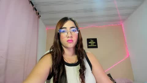 TamiDesire online show from May 14, 2026, 7:53 pm