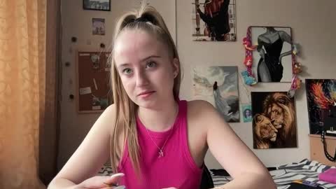 Snapshot of tamiecaimi chatting on March 31, 2026, 1:44 pm Karina online show from March 31, 2026, 1:44 pm