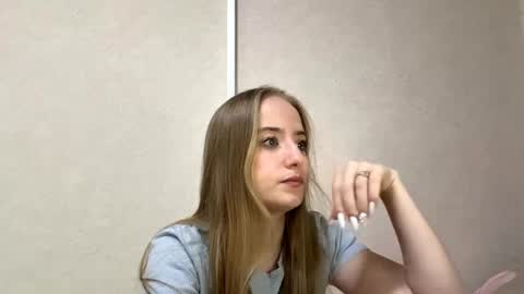 Snapshot of tamiecaimi chatting on April 1, 2026, 7:00 pm Karina online show from April 1, 2026, 7:00 pm