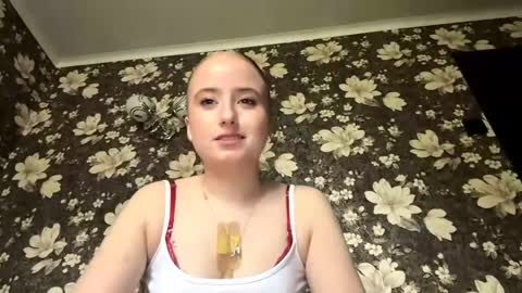 Karina online show from May 25, 2026, 3:07 pm