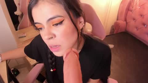 TAMMY  online show from February 26, 2025, 8:37 am