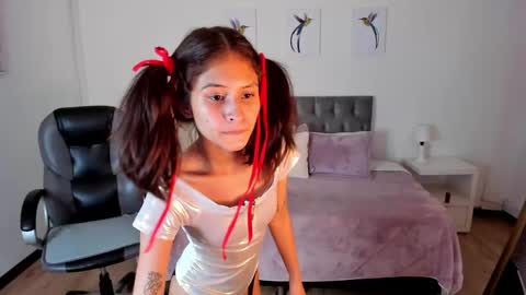 Snapshot of tamy_edwards chatting on January 12, 2025, 1:21 am Tamy online show from January 12, 2025, 1:21 am