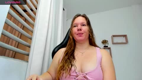 Snapshot of tamy_shine87 chatting on February 16, 2025, 12:52 am Im Samy online show from February 16, 2025, 12:52 am