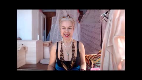 Milena online show from December 22, 2025, 7:05 am