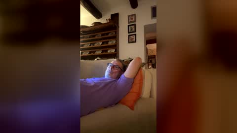 Dominique online show from April 26, 2026, 7:22 pm