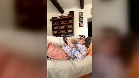 Dominique online show from May 1, 2026, 5:06 pm
