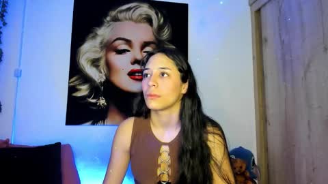 tania06 online show from November 14, 2025, 1:21 pm