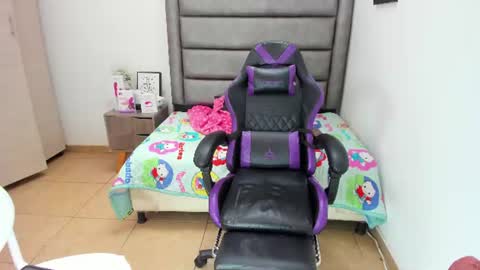 Tania  online show from July 28, 2026, 7:39 pm