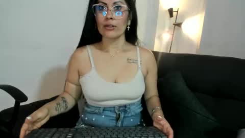 Snapshot of tania_mature chatting on May 5, 2026, 7:11 pm tania online show from May 5, 2026, 7:11 pm
