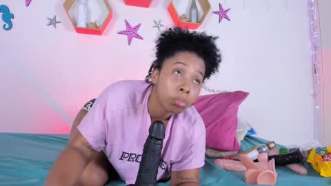 Snapshot of tanisha_curly chatting on December 13, 2024, 5:43 pm 3 Tanisha 3 online show from December 13, 2024, 5:43 pm