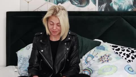 tanyaGrey online show from April 17, 2026, 5:32 am