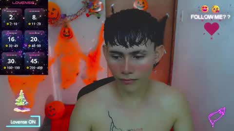Snapshot of tanjiro_cute chatting on November 11, 2025, 9:09 am Andres online show from November 11, 2025, 9:09 am