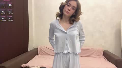 Mia online show from March 22, 2026, 1:20 am