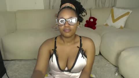 Snapshot of tannia004 chatting on July 28, 2026, 10:42 pm tania online show from July 28, 2026, 10:42 pm