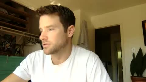 Dr. Love online show from November 3, 2025, 7:04 pm