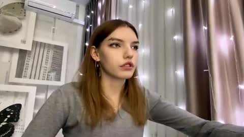 Snapshot of tarahmelaun chatting on February 26, 2026, 3:22 pm Mia online show from February 26, 2026, 3:22 pm