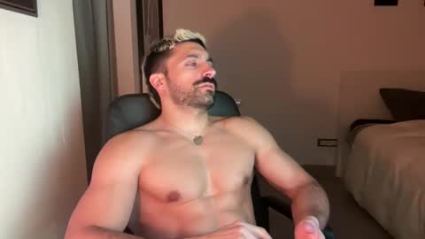 tarquit8 online show from November 23, 2025, 1:38 am