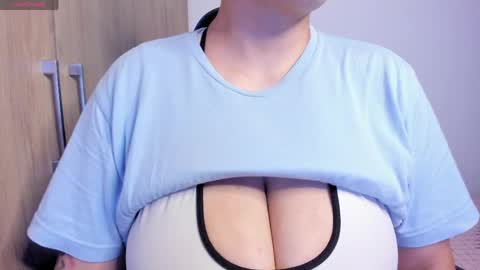 Snapshot of tarrant_ chatting on May 5, 2026, 11:24 pm tarrant_ online show from May 5, 2026, 11:24 pm