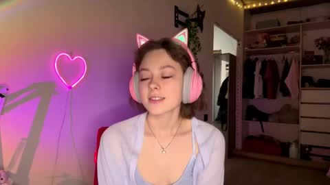 Darlin online show from March 1, 2026, 10:45 pm