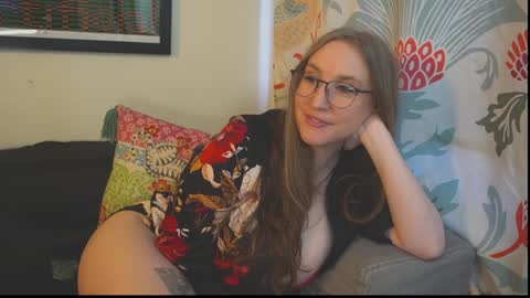 Snapshot of task_manager chatting on October 10, 2025, 1:43 pm Vivian Clark online show from October 10, 2025, 1:43 pm