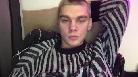 Snapshot of tasteithorny chatting on January 20, 2025, 3:39 pm tasteithorny online show from January 20, 2025, 3:39 pm