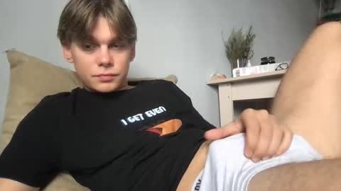 Snapshot of tasteithorny chatting on September 19, 2025, 9:11 am tasteithorny online show from September 19, 2025, 9:11 am