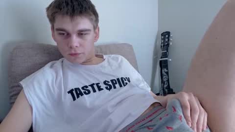 tasteithorny online show from May 12, 2026, 5:37 am