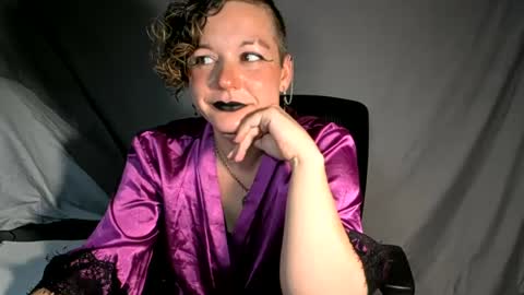 Snapshot of tastydreams_ chatting on June 25, 2026, 2:33 am TastyDreams online show from June 25, 2026, 2:33 am