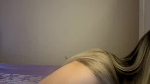 Snapshot of tateisblonde chatting on May 26, 2026, 9:11 pm tateisblonde online show from May 26, 2026, 9:11 pm