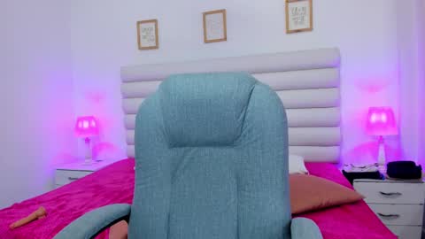 tatiana_arboleda online show from September 30, 2025, 3:17 pm