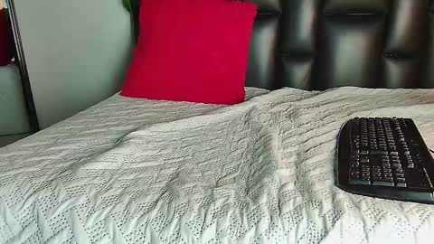Snapshot of tatiana_mendoza chatting on February 28, 2025, 2:42 pm tatiana_mendoza online show from February 28, 2025, 2:42 pm