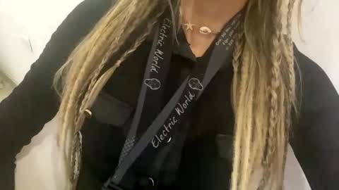 Tatto Fox online show from October 20, 2025, 12:38 pm