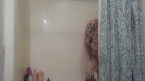 Snapshot of tattoo3333 chatting on February 12, 2025, 12:58 am tattoo3333 online show from February 12, 2025, 12:58 am