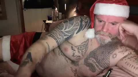 Snapshot of tattooeddilf01 chatting on December 22, 2024, 8:47 pm Tattooeddilf 01 online show from December 22, 2024, 8:47 pm