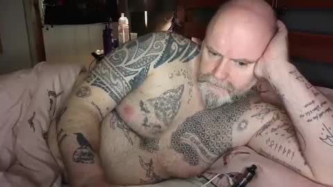 Snapshot of tattooeddilf01 chatting on December 25, 2024, 10:48 pm Tattooeddilf 01 online show from December 25, 2024, 10:48 pm