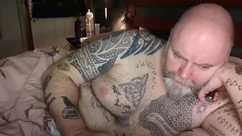 Snapshot of tattooeddilf01 chatting on December 26, 2024, 1:51 am Tattooeddilf 01 online show from December 26, 2024, 1:51 am