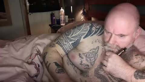 Snapshot of tattooeddilf01 chatting on December 27, 2024, 4:26 am Tattooeddilf 01 online show from December 27, 2024, 4:26 am