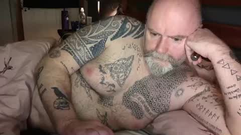 Snapshot of tattooeddilf01 chatting on December 31, 2024, 1:15 am Tattooeddilf 01 online show from December 31, 2024, 1:15 am