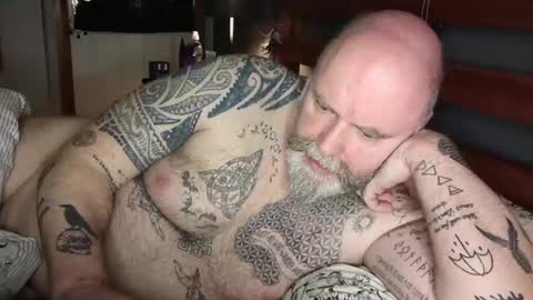 Snapshot of tattooeddilf01 chatting on January 1, 2025, 4:39 am Tattooeddilf 01 online show from January 1, 2025, 4:39 am