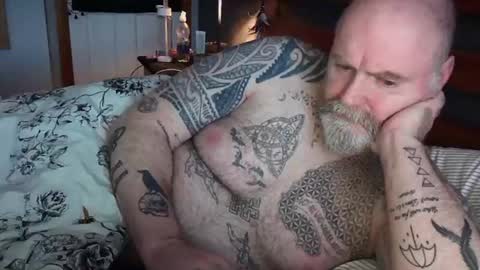 Snapshot of tattooeddilf01 chatting on January 5, 2025, 11:04 am Tattooeddilf 01 online show from January 5, 2025, 11:04 am
