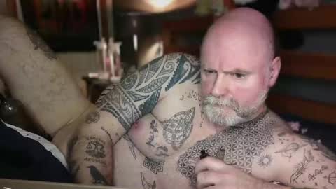 Tattooeddilf 01 online show from March 15, 2026, 11:33 pm