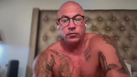 tattoosandabs online show from March 12, 2025, 3:57 am