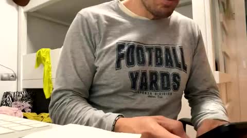 Snapshot of tatuador40 chatting on November 19, 2025, 11:05 pm Tatuador40 online show from November 19, 2025, 11:05 pm