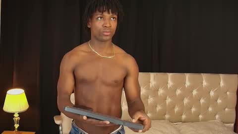 tau_montes online show from February 1, 2026, 2:32 am