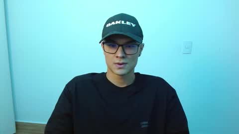 taurus4k online show from February 17, 2025, 1:25 am